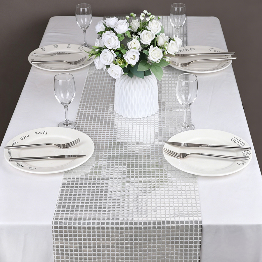 مفرش طاولة بترتر فضي لامع بتصم - مراجعة Table Runner Sequin وسعره